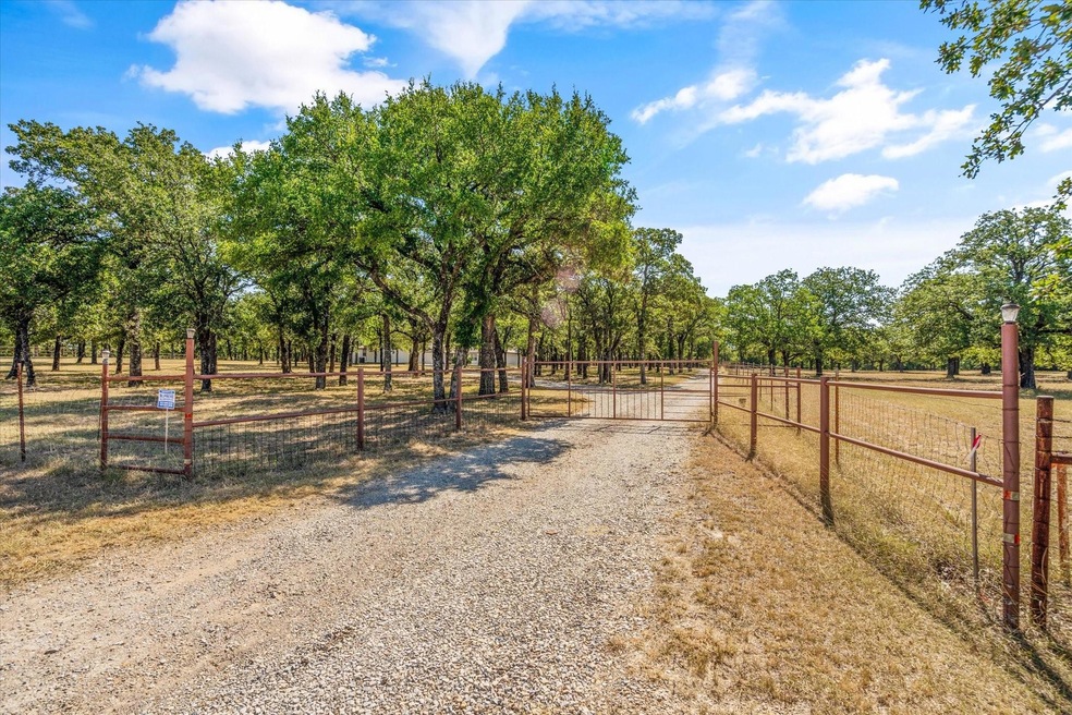 1461 S Fm 113, Millsap, TX 76066 - photo 1