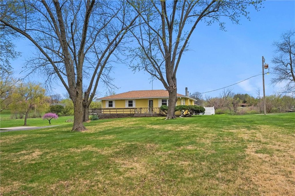 1009 Mount Calvary Rd, Lansing, KS 66043 - photo 1