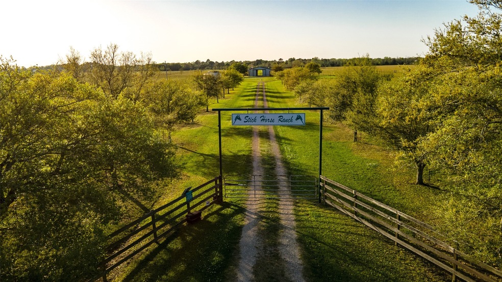1656 County Road 577, Alvin, TX 77511 - photo 1