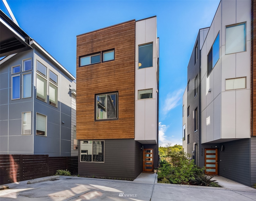 Sold $1,320,000 • Co-Listing Agent