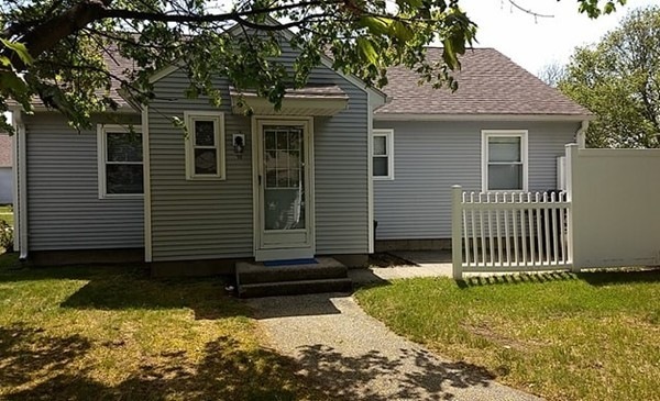 18 Fredette St, Chicopee, MA 01022 - photo 1