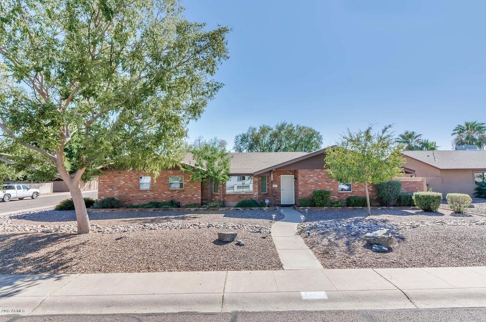 2885 E North Ln-large-001-17-Front Exter