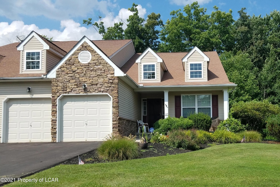 109 Refuge Dr E, Drums, PA 18222 - photo 1