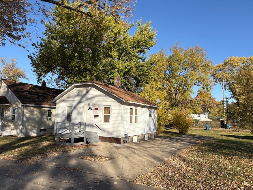 238 N Fairmont Ave, Kankakee, IL 60901 - photo 1