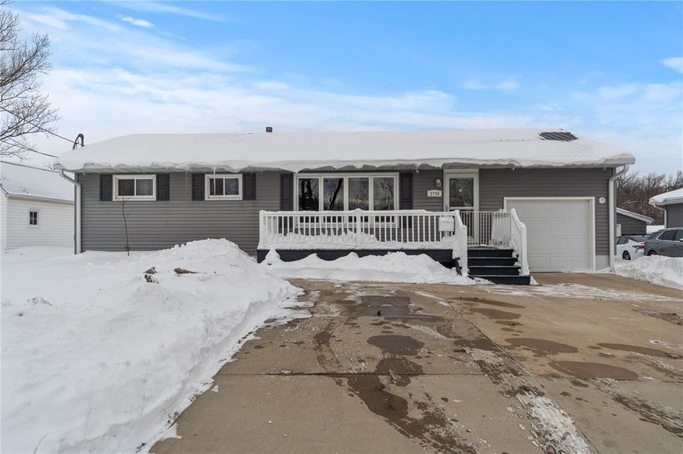 3750 Johnson Ave NW, Cedar Rapids, IA 52405 - photo 1