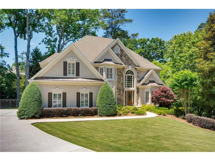 Beautiful hardcoat stucco and stone on private cul