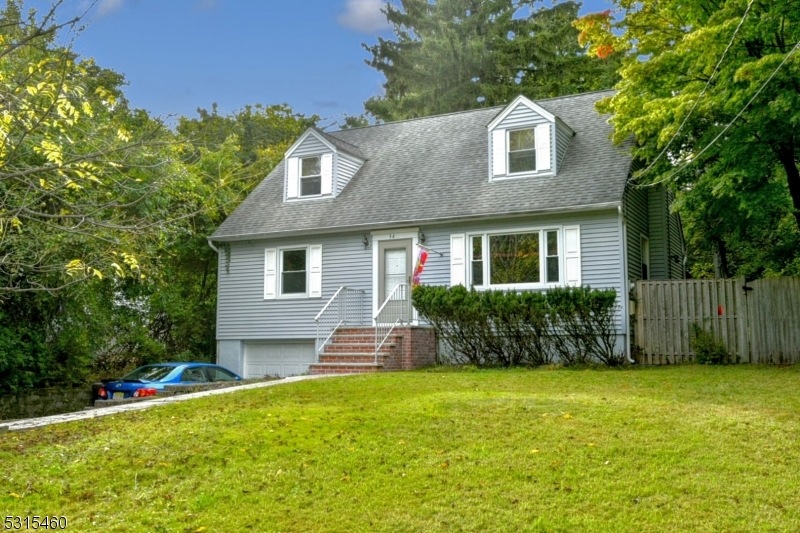 54 E Mahwah Rd, Mahwah, NJ 07430 - photo 1