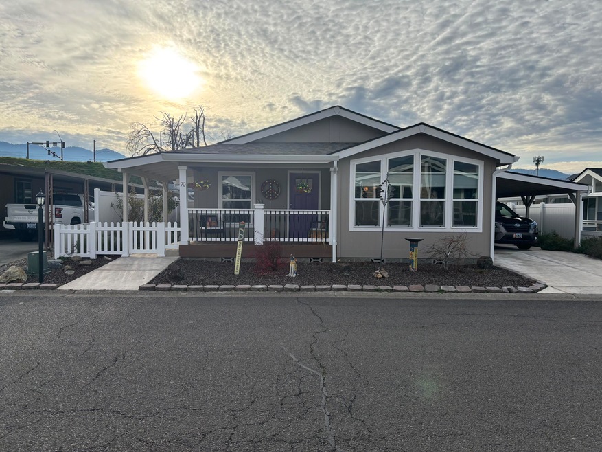 333 Mountain View Dr unit 70, Talent, OR 97540 - photo 1