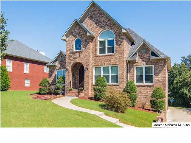 Executive 4 bedroom/3.5 bath home with castle entr