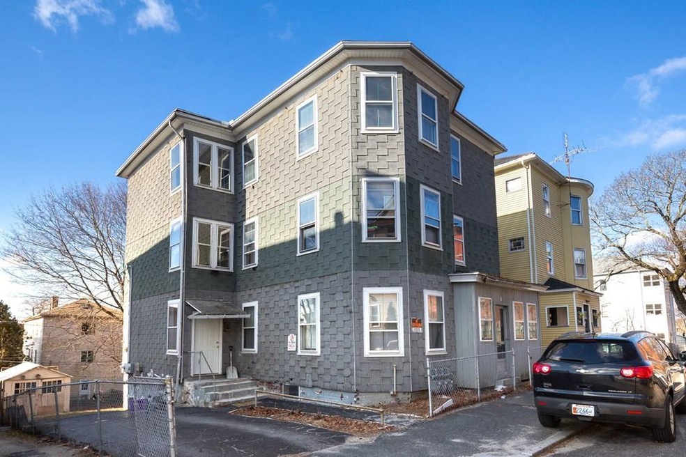 7 Lund St, Worcester, MA 01607 - photo 1