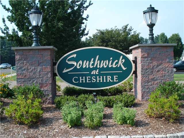 40 Southwick Ct unit 207, Cheshire, CT 06410 - photo 1