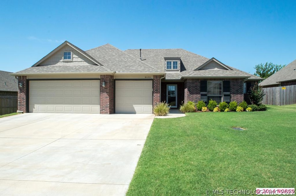 8426 N 76th Ave E, Owasso, OK 74055 - photo 1