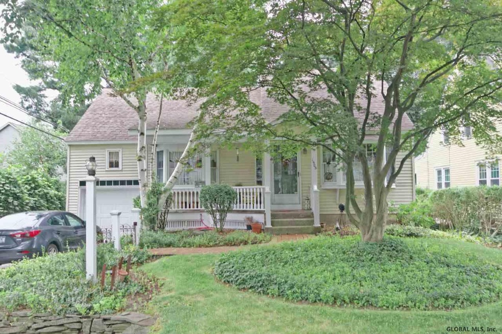 1505 Valencia Rd, Schenectady, NY 12309 - photo 1