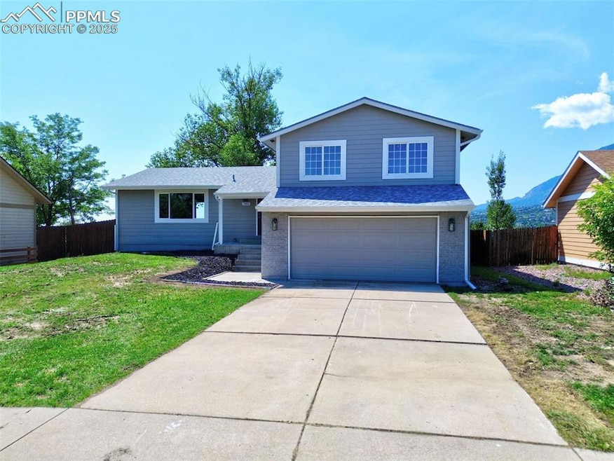 For Sale $589,900 • Co-Listing Agent