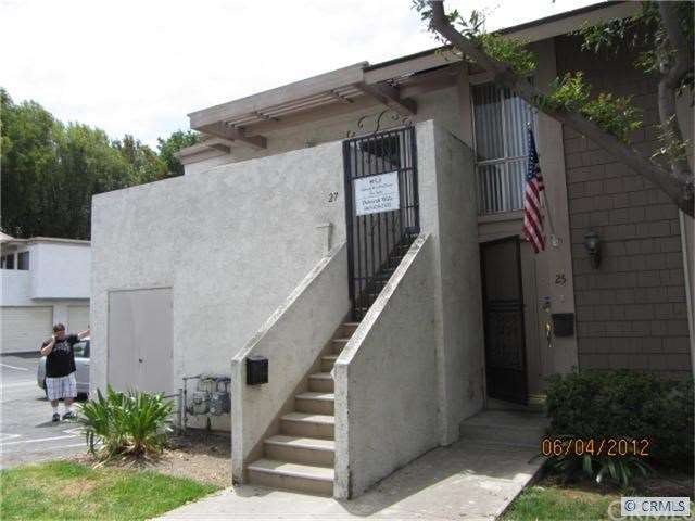 Upstairs end unit