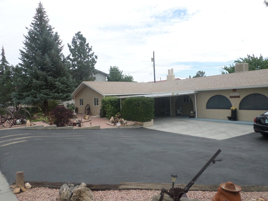5202 Fawn Dr, Farmington, NM 87402 - photo 1