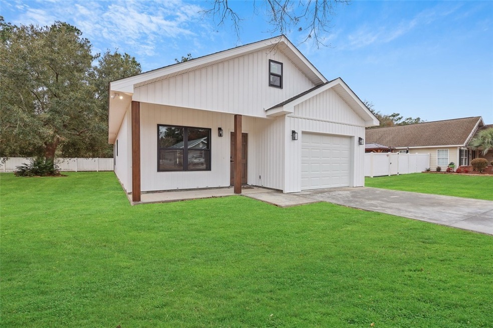 107 Villa Rd, Jesup, GA 31546 - photo 1