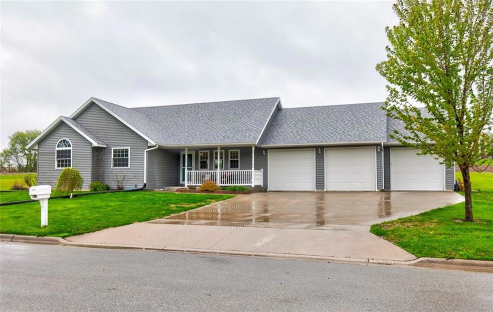 208 Northfield Dr, Kellogg, IA 50135 - photo 1