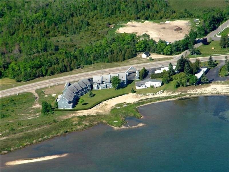 Overview of Lakeshore Condominiums