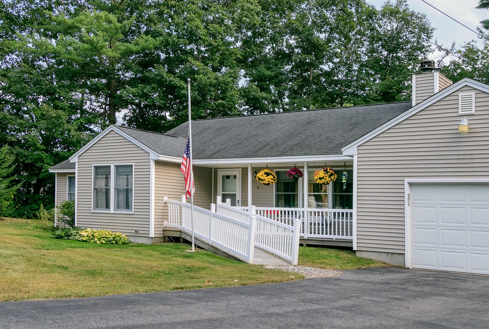 40 Hillcrest Dr