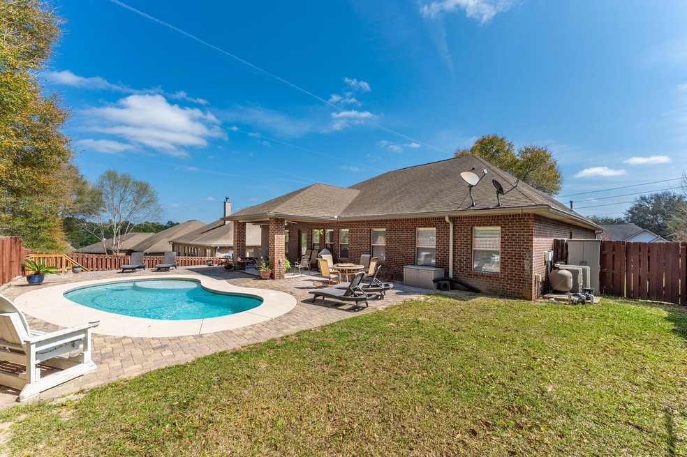 43-web-or-mls-615 Red Fern Rd Exterior-1
