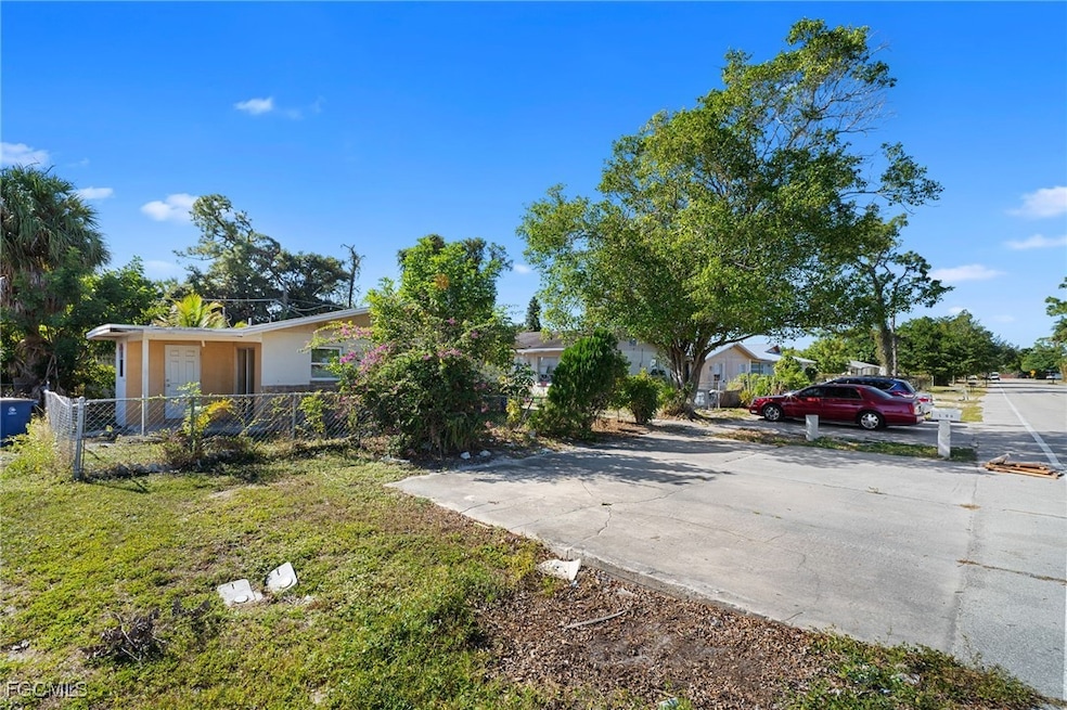 1706 Cypress Dr, Fort Myers, FL 33907 - photo 1
