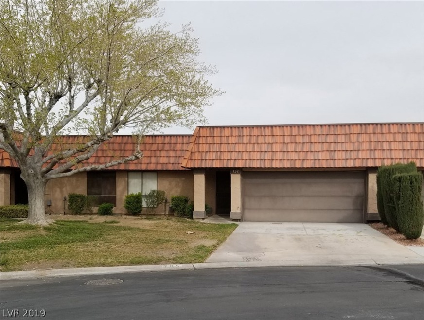 Adorable single story 3 bedroom home with attached