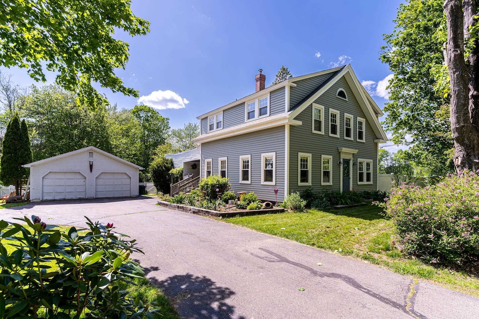 204 Rollins Rd, Rollinsford, NH 03869 - photo 1