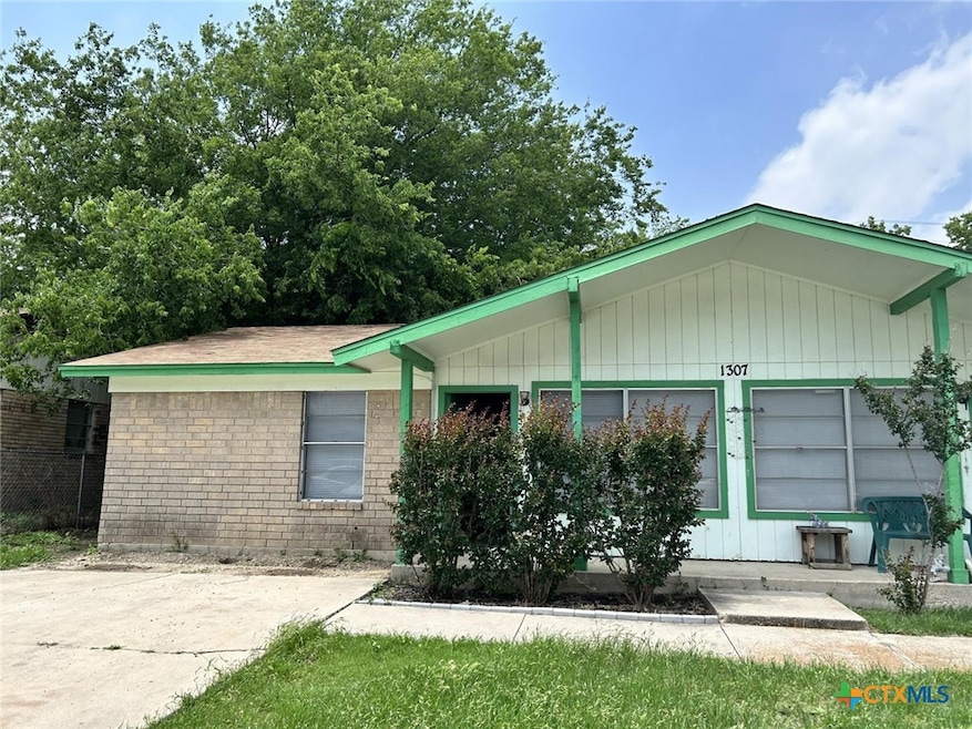 1307 Janis Dr unit B, Killeen, TX 76549 - photo 1