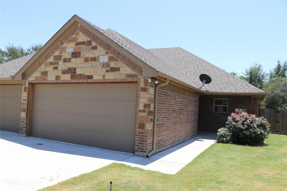 4206 Donna Ct, Granbury, TX 76049 - photo 1
