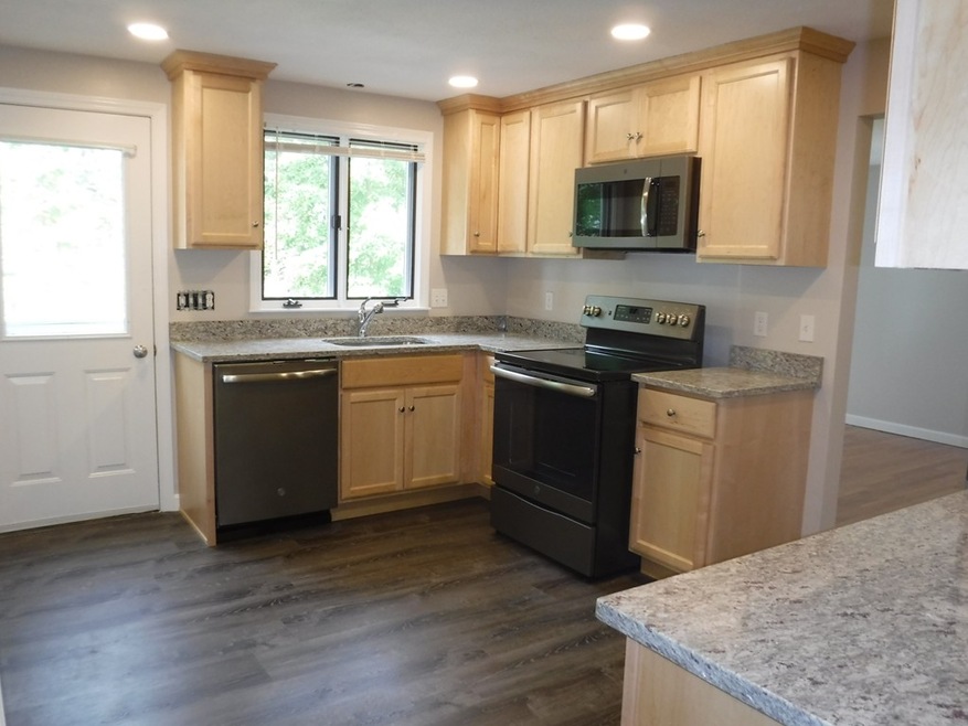 305 Grove St unit 307, Waltham, MA 02453 - photo 1