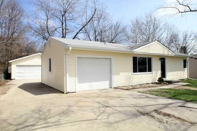 7815 SW 11th St, Des Moines, IA 50315 - photo 1