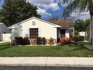 611 Mulberry Ln, Davie, FL 33325 - photo 1