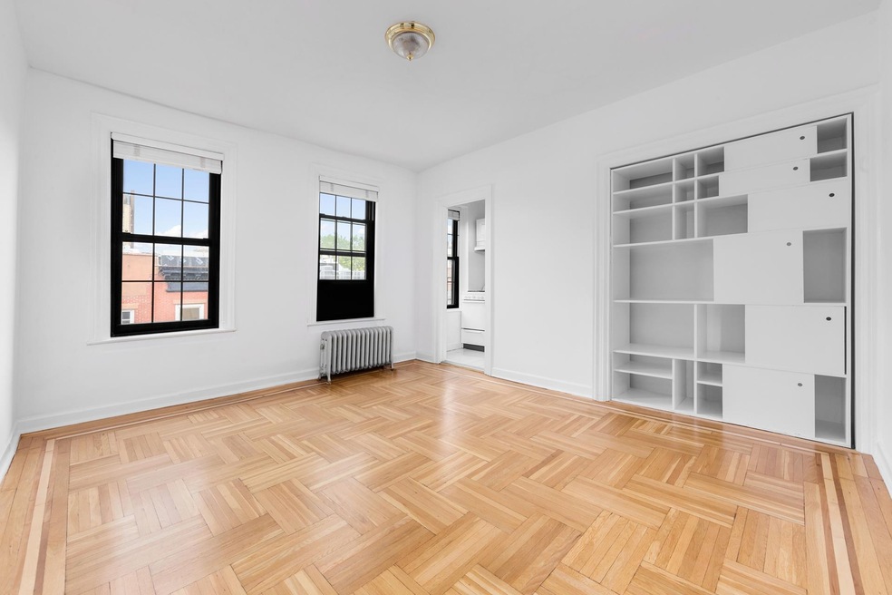 270 W 11th St unit 6C, New York, NY 10014 - photo 1