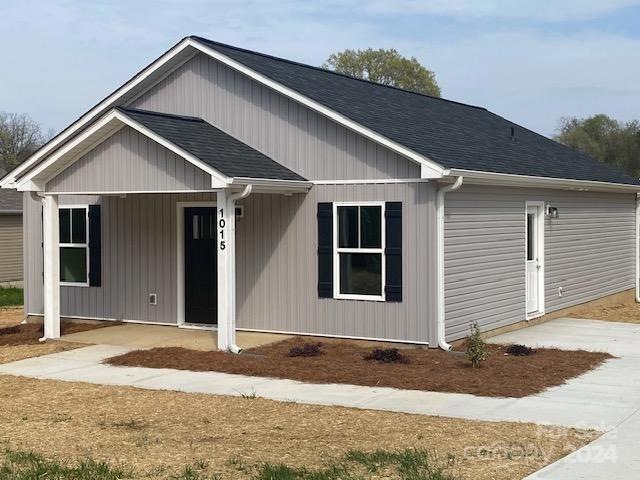 1015 Adams St, Statesville, NC 28677 - photo 1