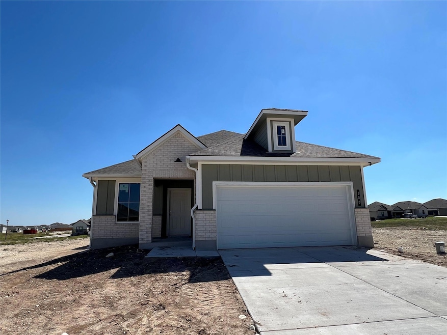 308 Boatright Blvd, Jarrell, TX 76537 - photo 1