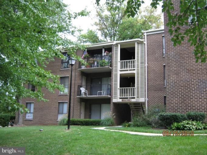 17821 Buehler Rd unit 103, Olney, MD 20832 - photo 1