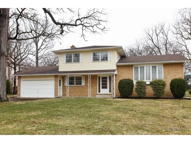 320 Woodland Hills Rd, Batavia, IL 60510 - photo 1