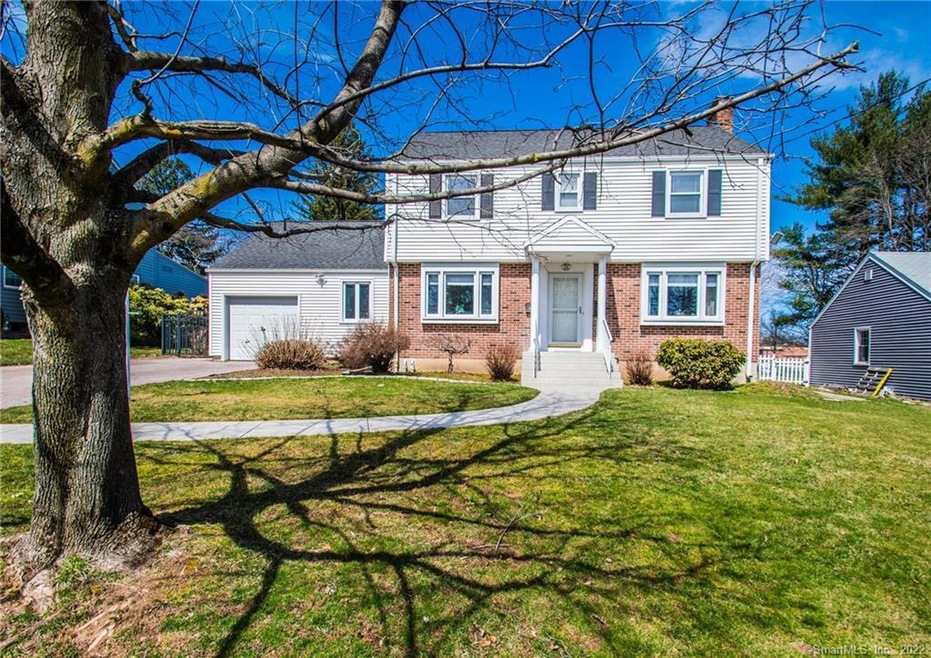 156 Mohawk Dr, West Hartford, CT 06117 - photo 1