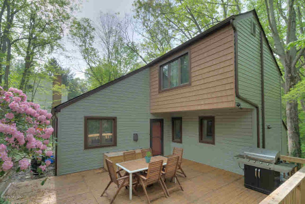 209 Pine Dr, Blacksburg, VA 24060 - photo 1