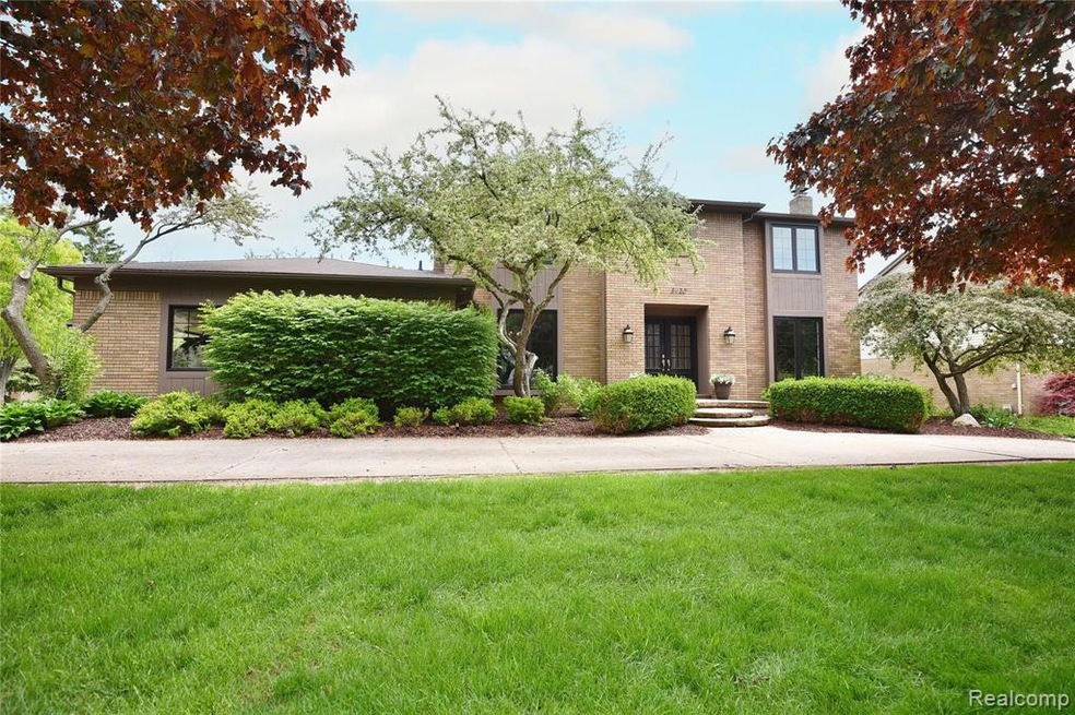 Welcome to 5420 Clearview Drive