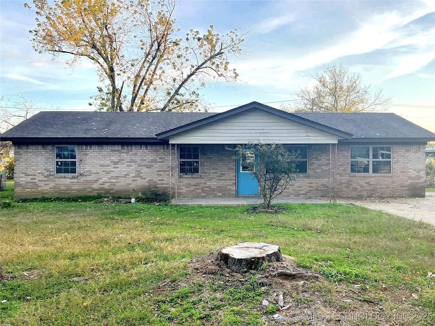 402 W Denton Ave, Sallisaw, OK 74955 - photo 1