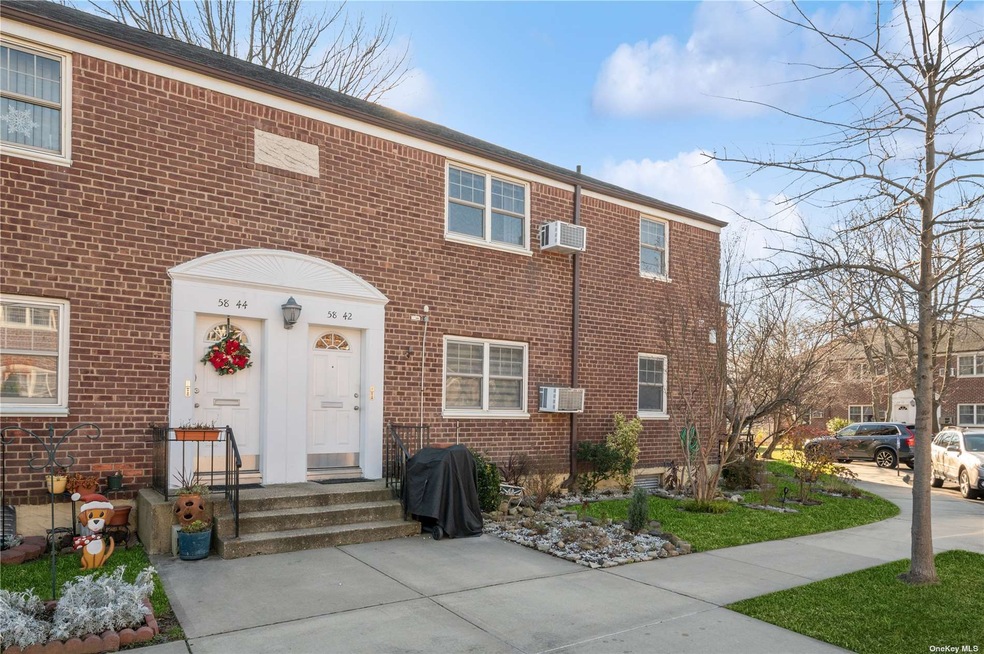 58- 42 251st St unit 190, Little Neck, NY 11362 - photo 1