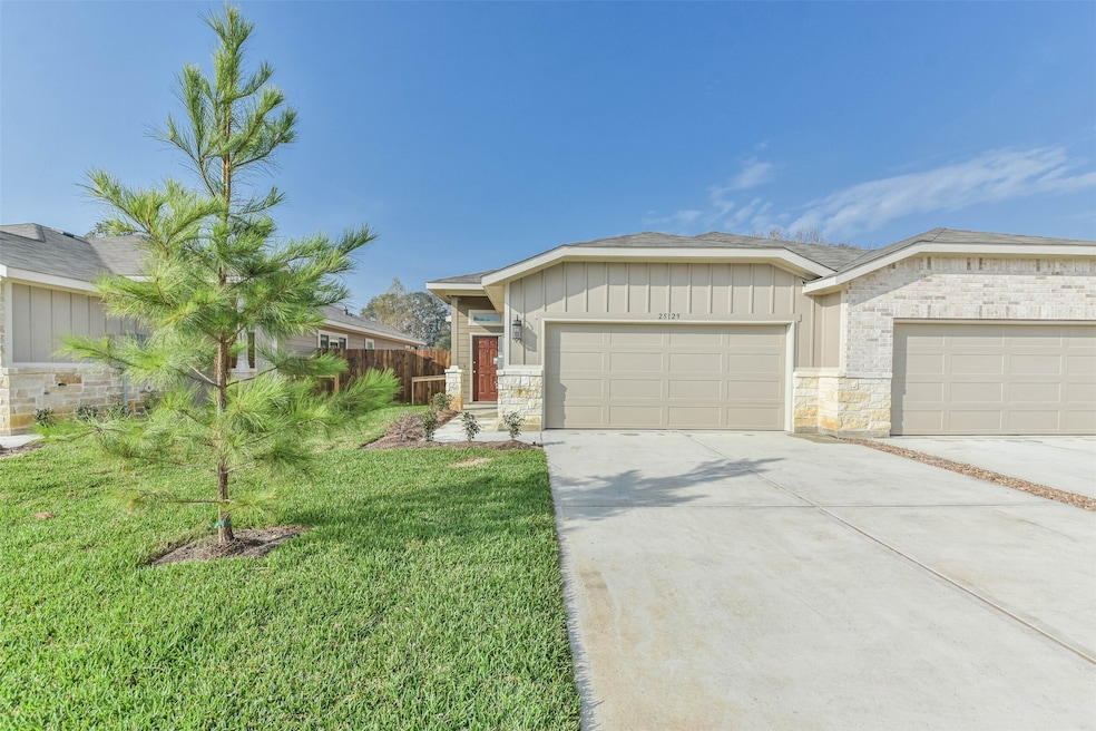 9749 Grosbeak Ln, Magnolia, TX 77354 - photo 1