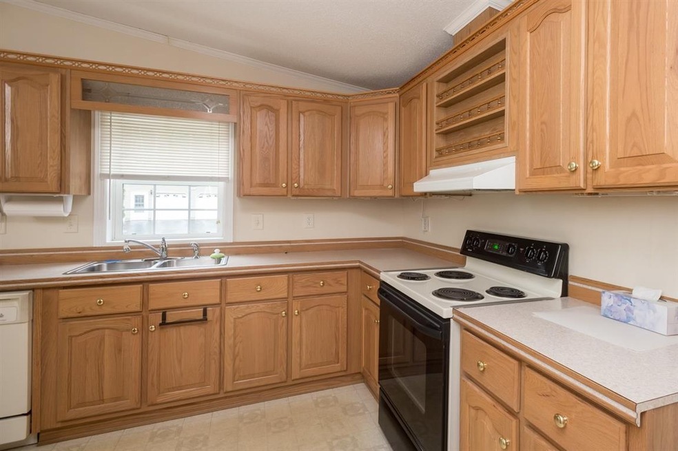 5 Murray Dr, Rochester, NH 03868 - photo 1