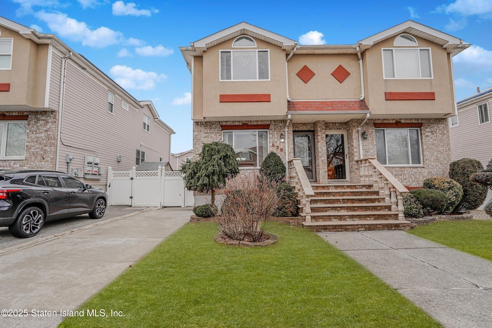 538 Eltingville Boulevard