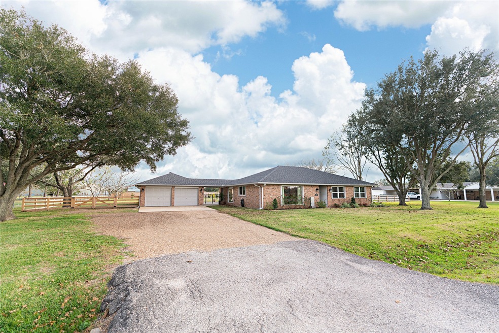 4019 Scott Cir, Rosenberg, TX 77471 - photo 1