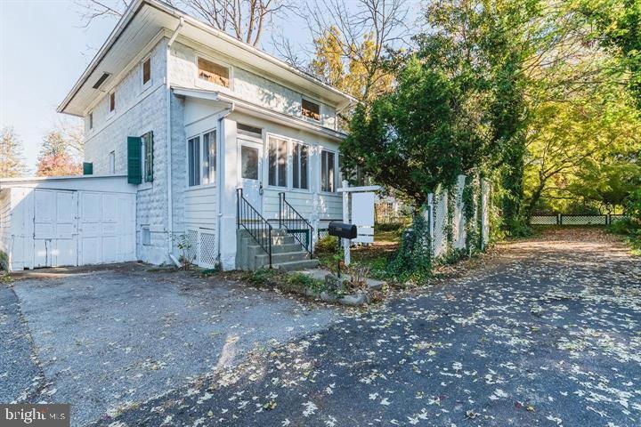 1600 Twin Maple Ave, Towson, MD 21204 - photo 1