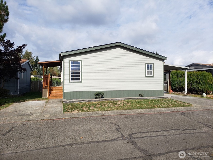 1953 Pine Cone Ave unit 106, Enumclaw, WA 98022 - photo 1