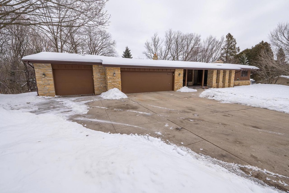 1340 Bobolink Ln, West Bend-1
